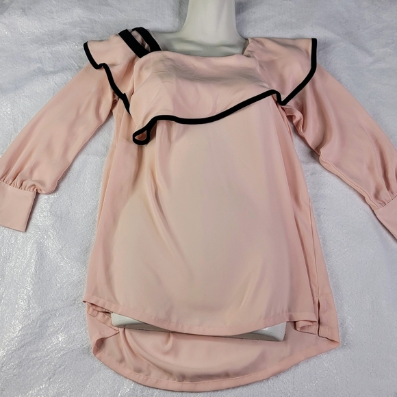 Loft Pink On/Off Shoulder Ruffle Blouse Black Trim Size Large Ann Taylor NWT - Picture 6 of 6